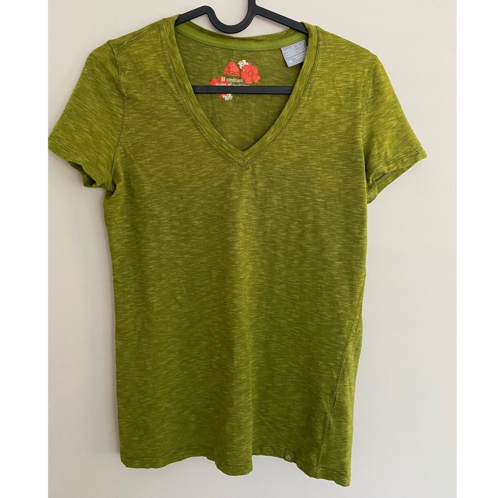 NIKE ACG green short sleeve